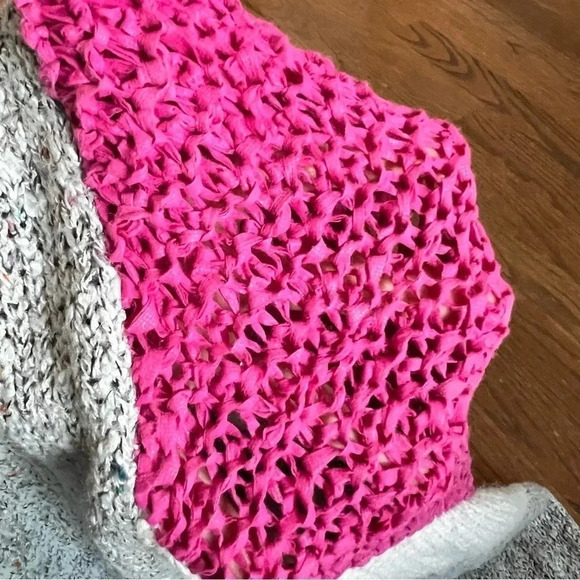 Lilly of California Wool blend Scoop V-Neck textured sweater women’s size Medium - Picture 7 of 9